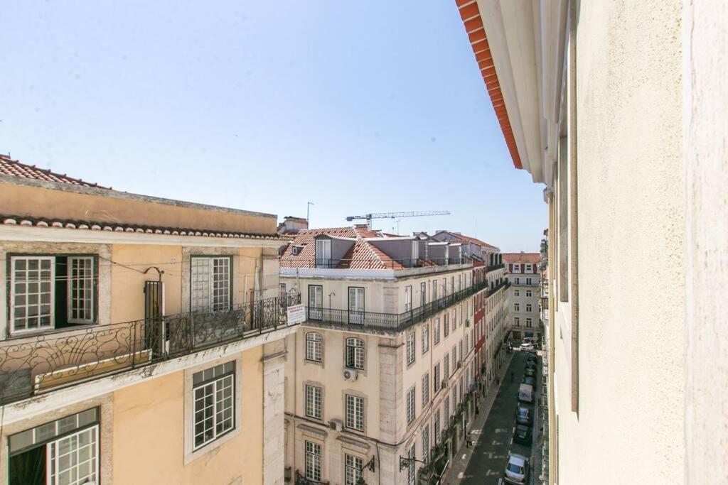 Made For The City Lovers- Urban Charm In Chiado Лиссабон Экстерьер фото